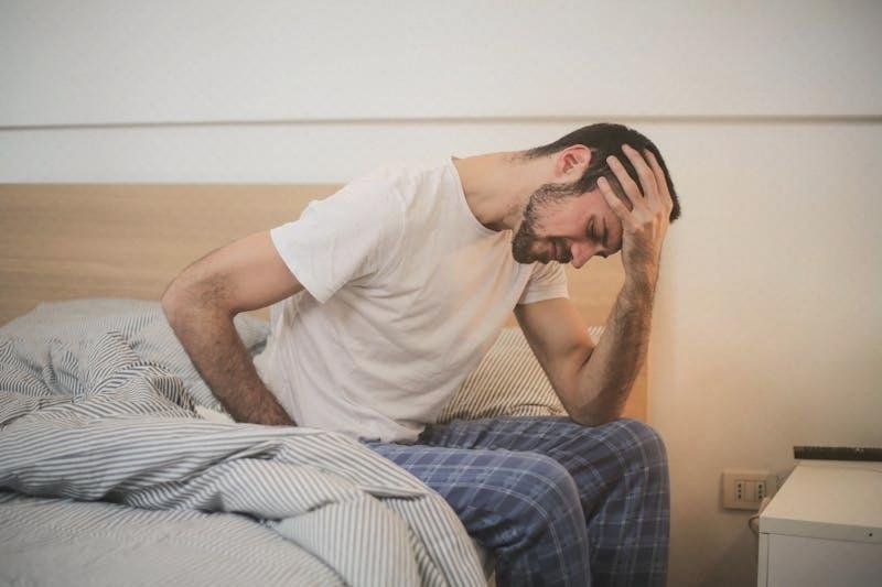 Visual Guide to Sleep Paralysis Symptoms and Warning Signs